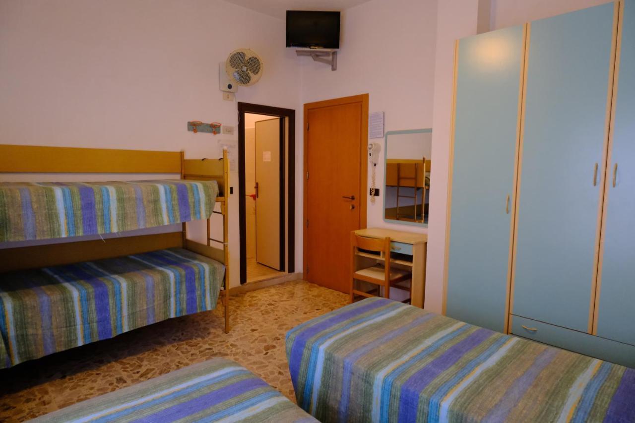 Hotel Chiara Rimini Eksteriør billede