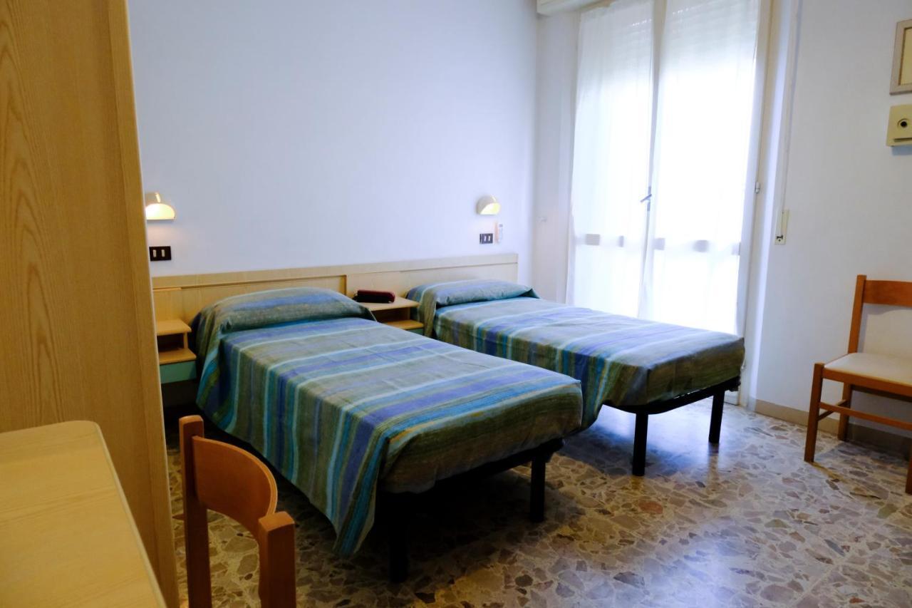 Hotel Chiara Rimini Eksteriør billede