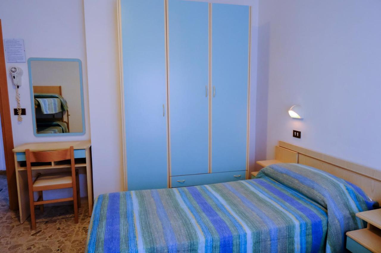 Hotel Chiara Rimini Eksteriør billede