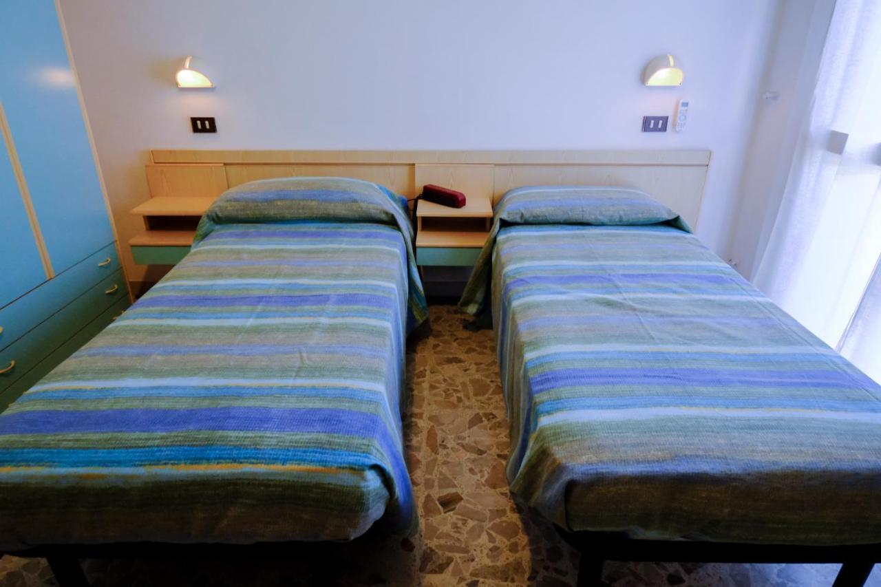 Hotel Chiara Rimini Eksteriør billede