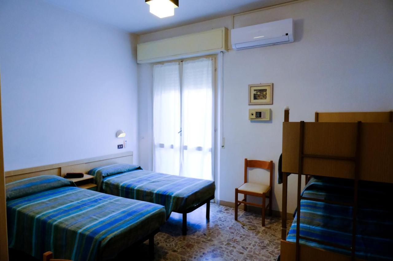 Hotel Chiara Rimini Eksteriør billede